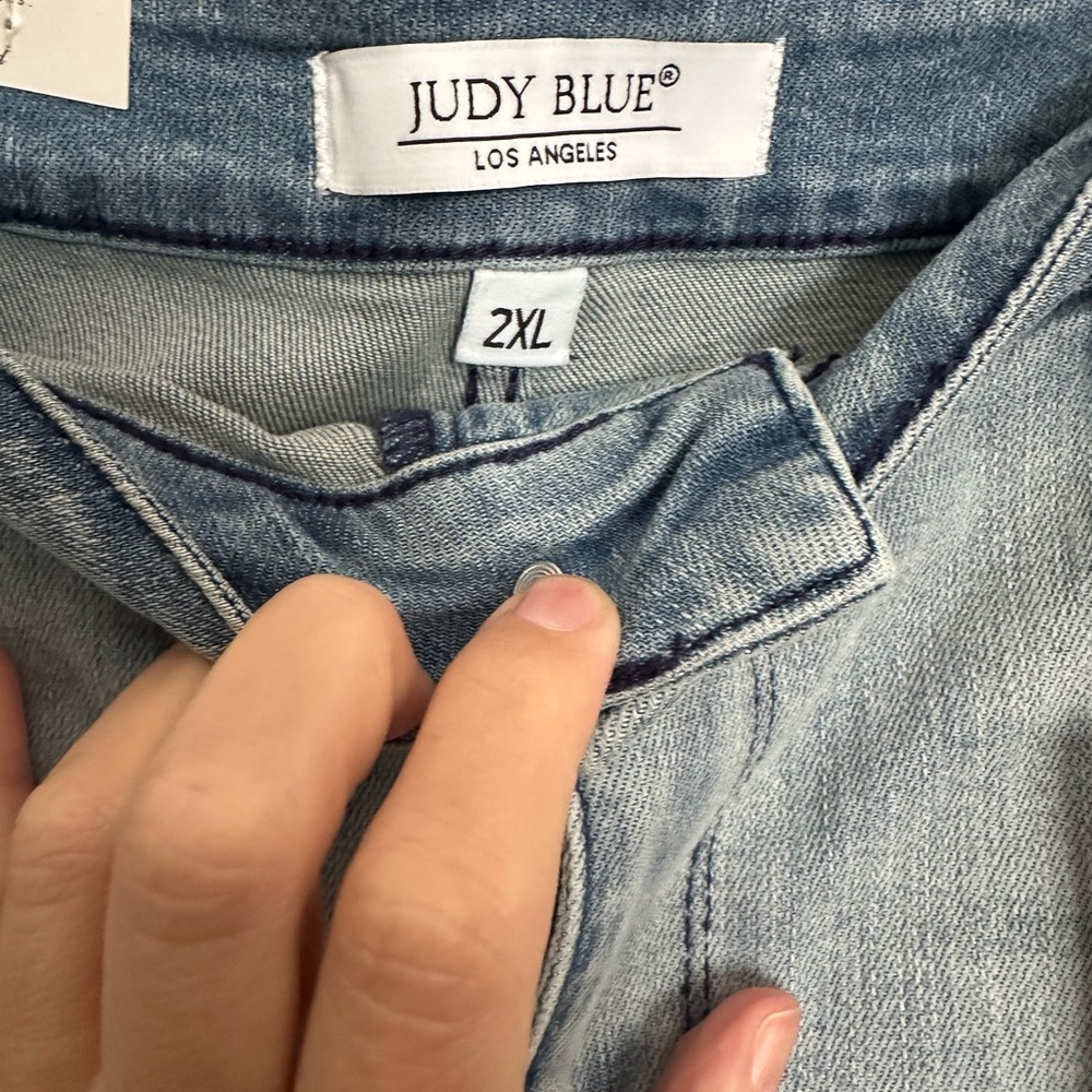 NWT Judy Blue Shorts 2XL - Picture 3 of 4
